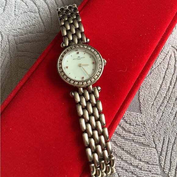 Beautiful 💖 BALENCIAGA💖 watch for lady🌹 - Picture 2 of 12